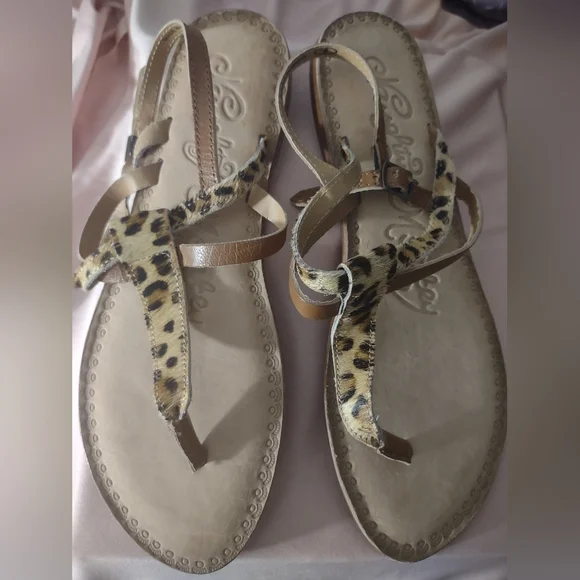 Women's Sandals - Picture 2 of 3